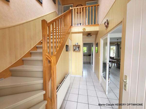 Dinard: Maison de 89m² avec garage sur jardin clos de 353m². 4 chambres. plages et commerces à 15 minutes à pied