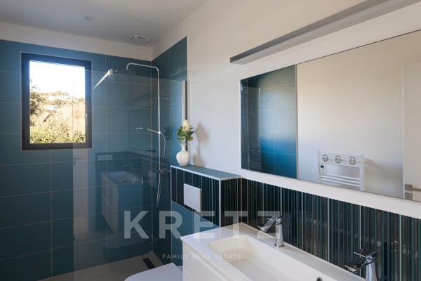 VILLA D’EXCEPTION AVEC PISCINE ET VUE MER