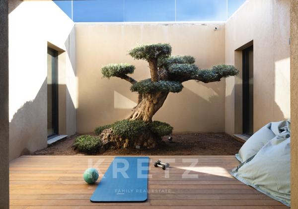 VILLA D’EXCEPTION AVEC PISCINE ET VUE MER