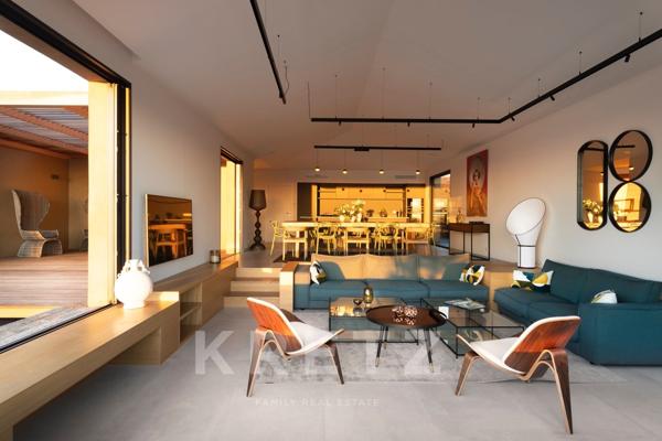 VILLA D’EXCEPTION AVEC PISCINE ET VUE MER