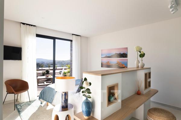 VILLA D’EXCEPTION AVEC PISCINE ET VUE MER