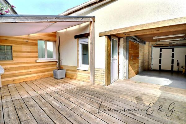 Maison de charme en pierre - Centre-ville de Montataire - 2 chambres et un bureau  garage