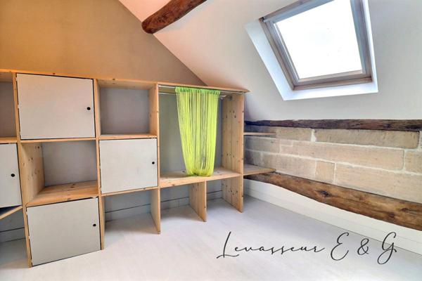 Maison de charme en pierre - Centre-ville de Montataire - 2 chambres et un bureau  garage