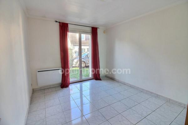 Maison 5 pièces de 100 m2 à vendre à ECQUEVILLY (78) au prix de 295000 euros