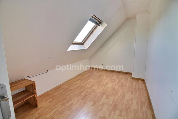 Maison 5 pièces de 100 m2 à vendre à ECQUEVILLY (78) au prix de 295000 euros