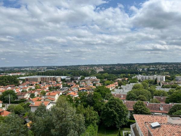 Toulouse  Proche Balma . Superbe T4/5 avec terrasse de 30m² et véranda !