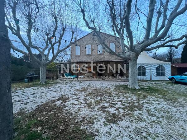 VELAUX ? Propriété d'exception du XIX? siècle ? 330 m² ? Terrain 3 700 m² - location - Bastide provençale