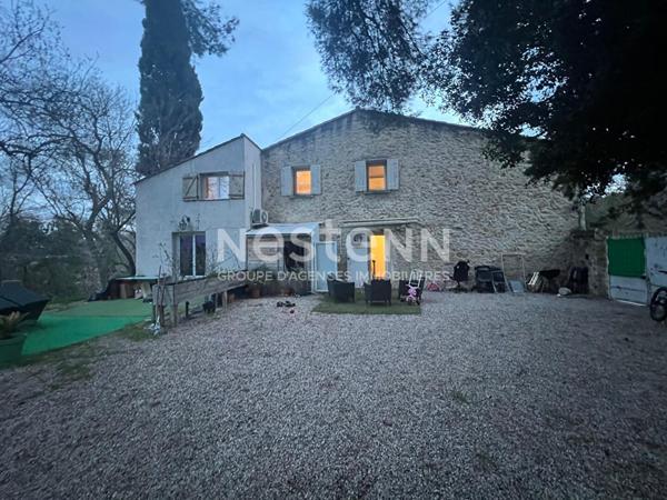 VELAUX ? Propriété d'exception du XIX? siècle ? 330 m² ? Terrain 3 700 m² - location - Bastide provençale