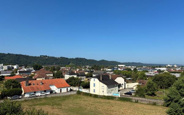 Appartement à louer    1 pièce •  Billère
