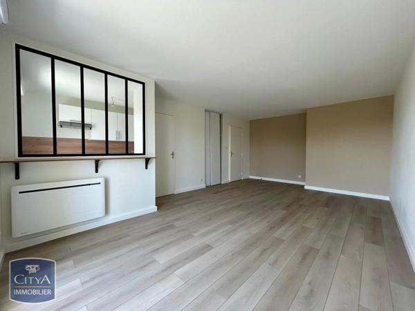 Appartement à louer 3 pièces 65.96m² Poitiers (86000)