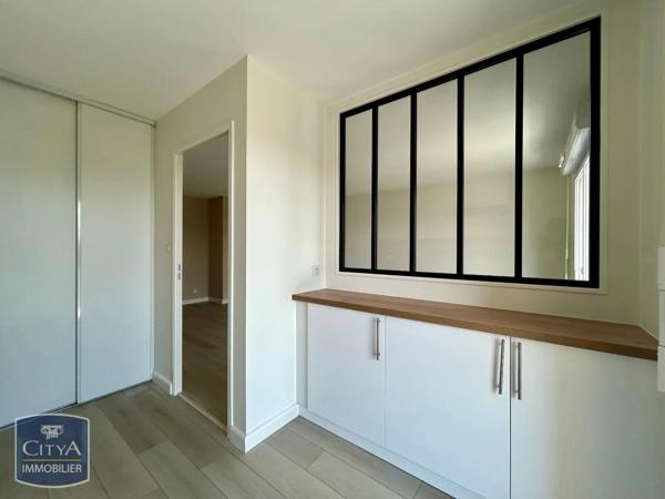 Appartement à louer 3 pièces 65.96m² Poitiers (86000)