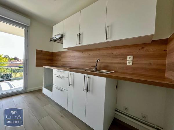 Appartement à louer 3 pièces 65.96m² Poitiers (86000)