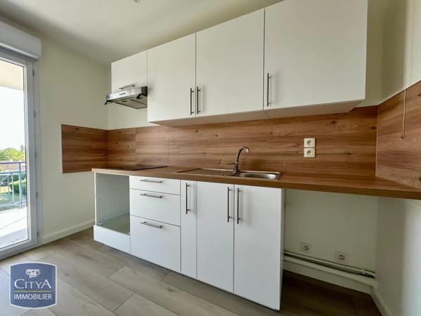 Appartement à louer 3 pièces 65.96m² Poitiers (86000)