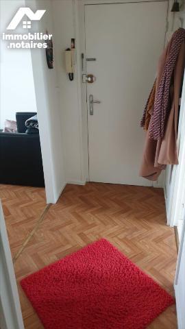 Remicourt - apptt 2 ch - 6ème avec ascenseur - parking privé -