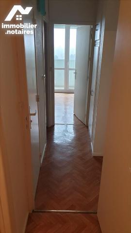 Remicourt - apptt 2 ch - 6ème avec ascenseur - parking privé -