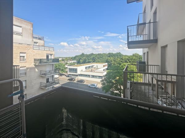 À VENDRE ? Appartement 2 pièces vendu loué ? Cergy-le-Haut