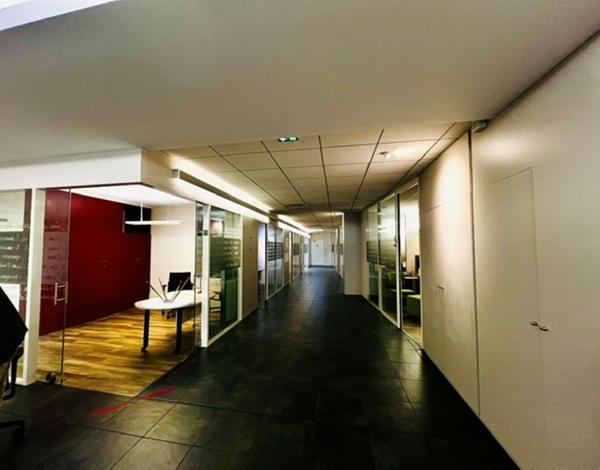À LOUER - LANGON CENTRE-VILLE - LOCAL COMMERCIAL DE 305 m² EN EXCELLENT ÉTAT