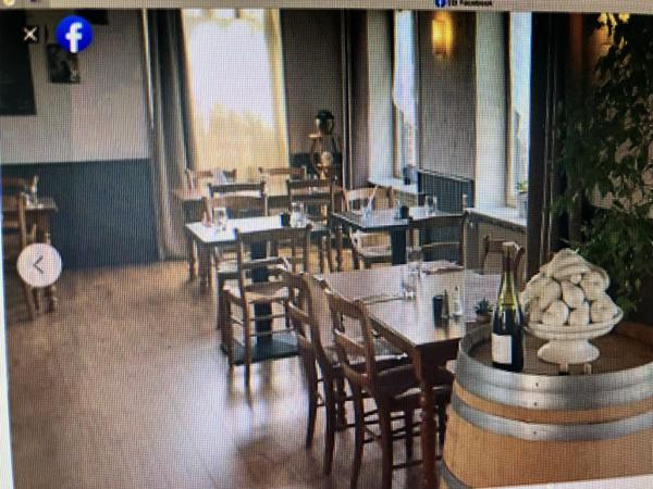 Deux en un: exploitez votre restaurant tout en bénéficiant d'un logement de fonction.