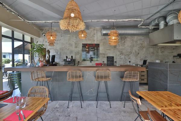 Droit au Bail- Restauration ou autre - avec Terrasse et Parking