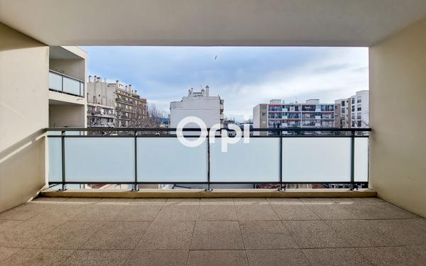 Appartement à vendre    3 pièces • 63,91 m2 Marseille 5