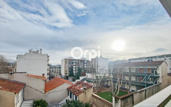 Appartement à vendre    3 pièces • 63,91 m2 Marseille 5