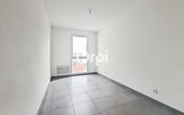 Appartement à vendre    3 pièces • 63,91 m2 Marseille 5