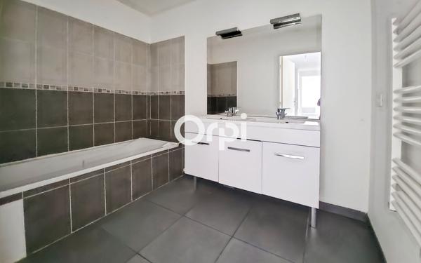 Appartement à vendre    3 pièces • 63,91 m2 Marseille 5