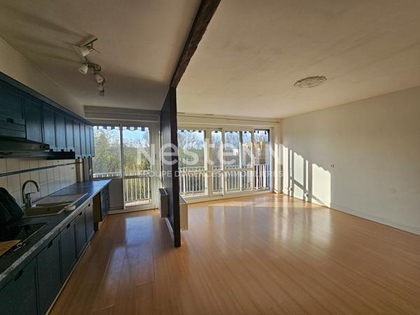 Plaisir Village appartement 3 pièce(s) dernier étage, Box, cave,