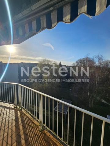 Plaisir Village appartement 3 pièce(s) dernier étage, Box, cave,