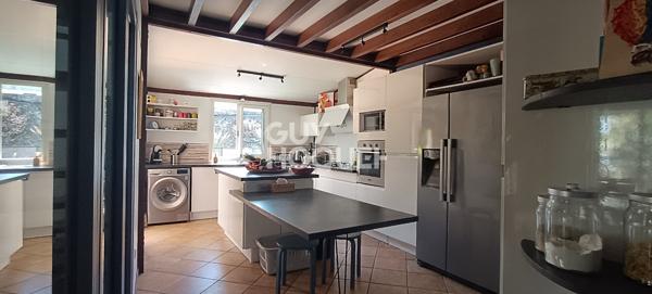 Maison d'exception nichée dans un écrin de verdure au Centre-ville de Saint-Pierre