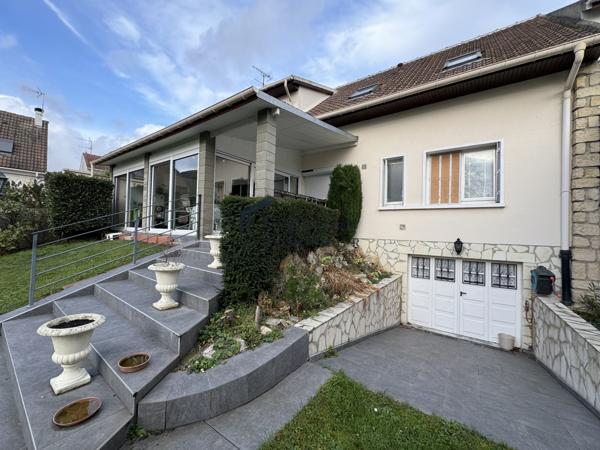 Aulnay-sous-Bois (93600) Maison 9 pièces CENTRE GARE SUD avec SOUS-SOL TOTAL