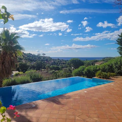 maison à vendre  7 pièces - 180 m2 CAVALAIRE SUR MER - 83