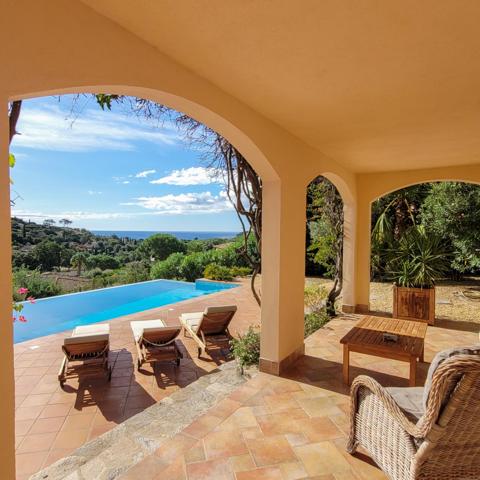 maison à vendre  7 pièces - 180 m2 CAVALAIRE SUR MER - 83