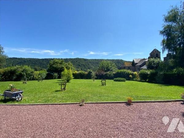 SAINT CHAMANT, sur terrain de 1300 m², maison d'habitation individuelle comprenant s/sol garage...