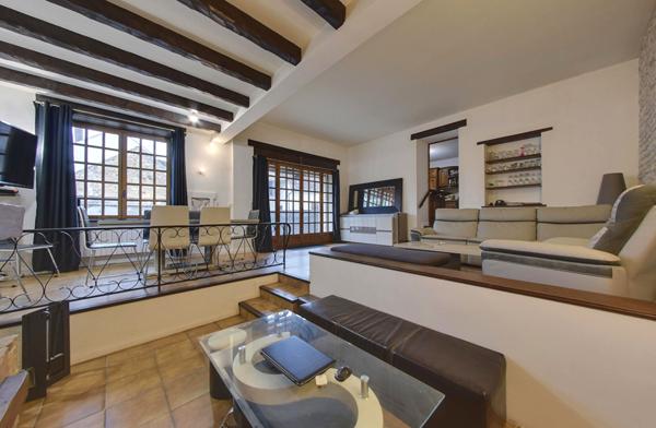 ESPACE ET VOLUMES ...