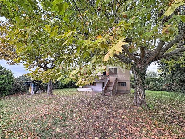 SAINT-RÉMY-DE-PROVENCE ? MAISON À RENOVER AVEC BEAU TERRAIN ET FORT POTENTIEL