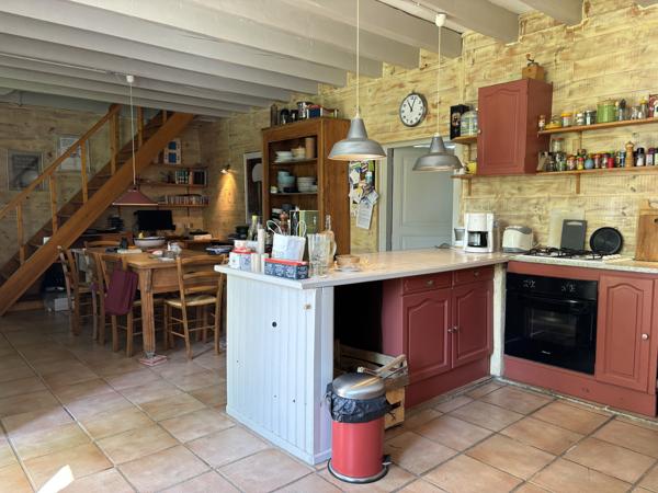 Louroux-de-Beaune – Charmante maison avec maison annexe sur un terrain de 3363 m² Louroux-de-Beaune (03600)