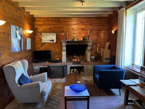 Louroux-de-Beaune – Charmante maison avec maison annexe sur un terrain de 3363 m² Louroux-de-Beaune (03600)