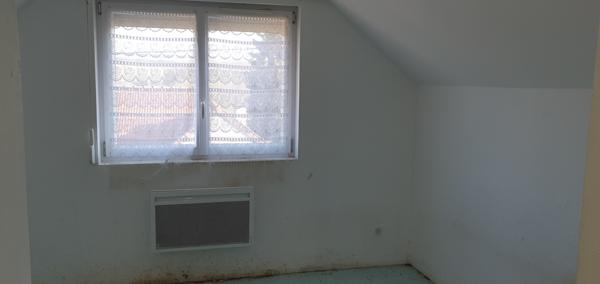 Cuchery (51480) MAISON AVEC COUR