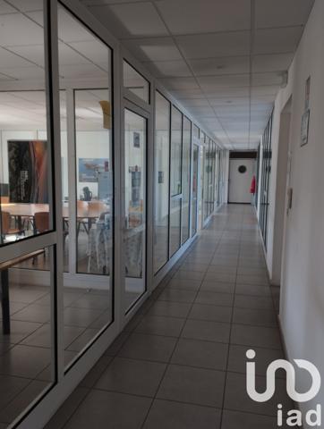 Immeuble à vendre 2 180 m² Saint-Pierre