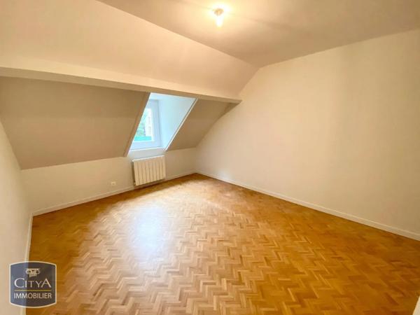 Maison à louer 6 pièces 177.89m²