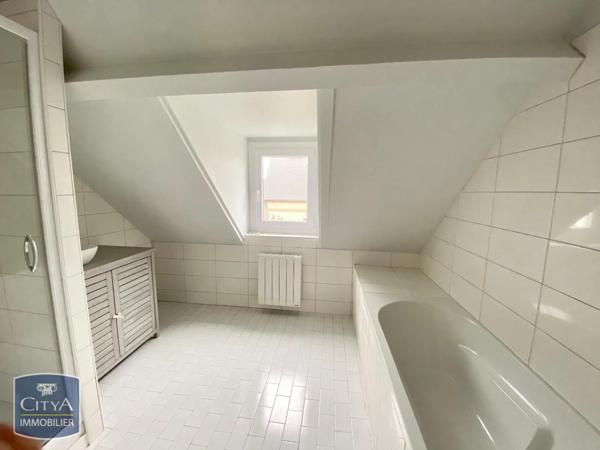 Maison à louer 6 pièces 177.89m²