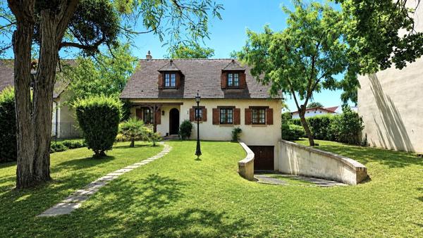 Maison Les Mureaux 136 m², 4 chambres, 1230 m² de parcelle
