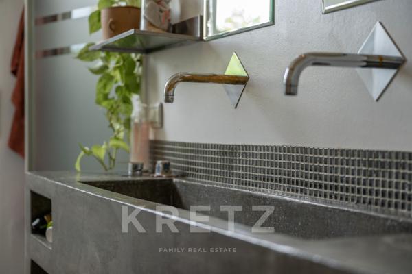 Bordeaux Nansouty, Rare : maison-loft de 255 m² avec toit-terrasse et piscine intégrée