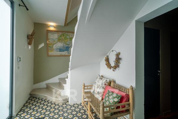 Bordeaux Nansouty, Rare : maison-loft de 255 m² avec toit-terrasse et piscine intégrée