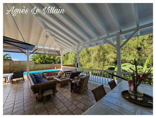 -- URGENT -- Villa Piscine + 2 Logements Piscine proche Plage Grande Anse