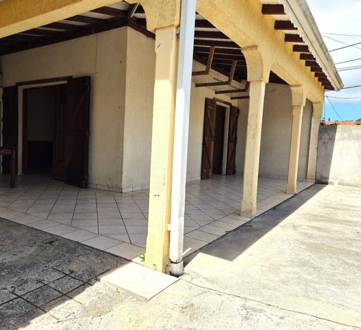 Deux Appartements sur terrain 800 m² à vendre 3 pièces TROIS RIVIERES (971)