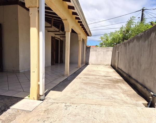 Deux Appartements sur terrain 800 m² à vendre 3 pièces TROIS RIVIERES (971)