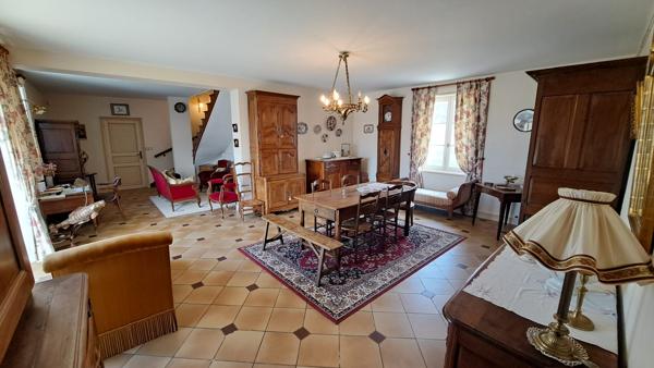 BELLE LONGERE TRES BIEN RESTAURÉE