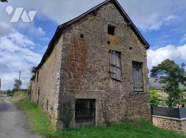A vendre et à rénover, à Ambrières les vallées(53), en campagne, une loge en pierres, couvertur...